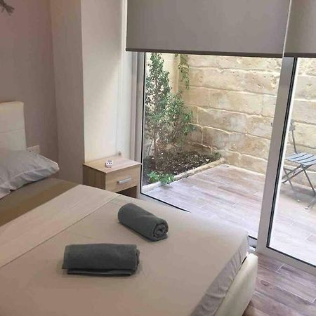Апартаменты Sliema - 2 Mins From The Beach Экстерьер фото