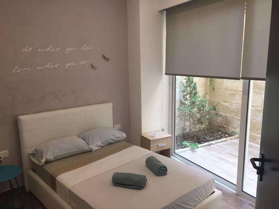 Апартаменты Sliema - 2 Mins From The Beach Экстерьер фото